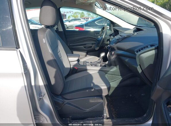 1FMCU0F7XHUC37357 2017 FORD ESCAPE Silver Vista interior delantera