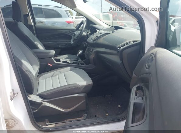 1FMCU0F7XJUD08398 2018 FORD ESCAPE Белый Вид салона спереди