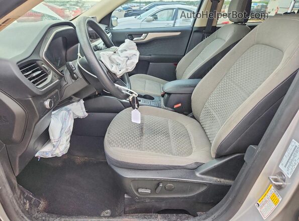 1FMCU0G64LUB01661 2020 FORD ESCAPE Серебряный Вид салона спереди