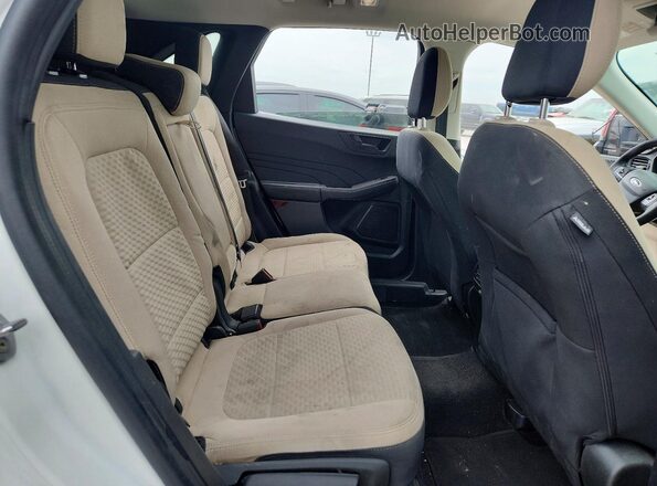 1FMCU0G66NUB61654 2022 FORD ESCAPE White Widok wnętrza z tyłu