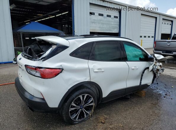 1FMCU0G66NUB83637 2022 FORD ESCAPE Белый Задняя правая четверть