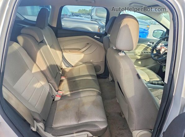 1FMCU0G7XGUA90776 2016 FORD ESCAPE Silver Widok wnętrza z tyłu