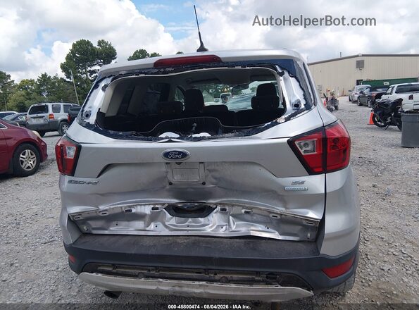 1FMCU0G90KUB33595 2019 FORD ESCAPE Серебряный Вид спереди