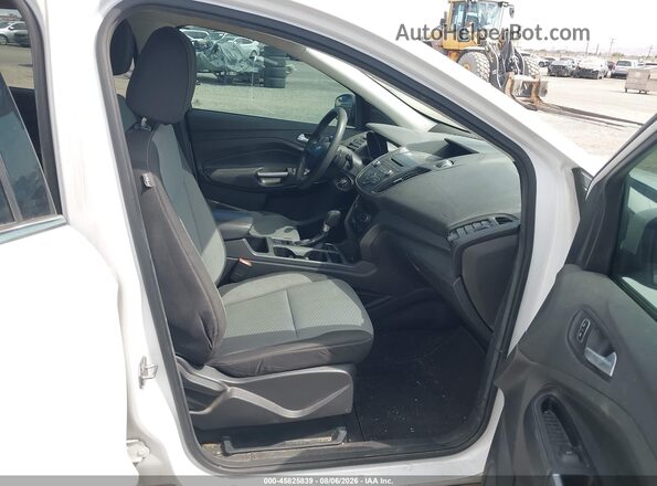 1FMCU0G91HUB04504 2017 FORD ESCAPE White Вид салону спереду