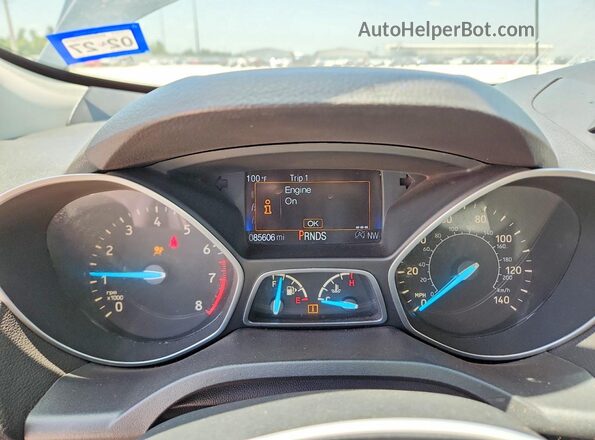1FMCU0G94HUC60083 2017 FORD ESCAPE Черный Вид щитка приборов
