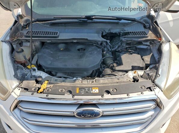 1FMCU0G97HUE52971 2017 FORD ESCAPE White Vista del compartimento del motor