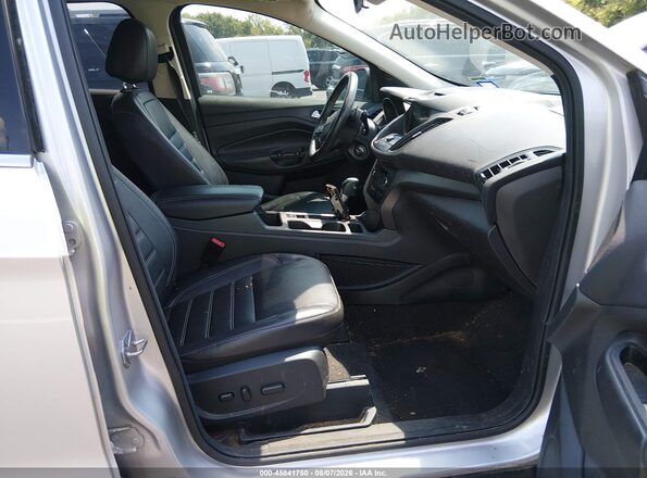 1FMCU0G98HUB79507 2017 FORD ESCAPE Silver წინა სალონის ხედი