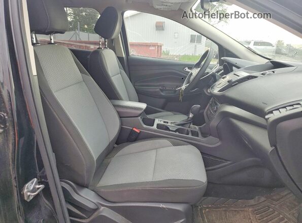 1FMCU0G99HUB04346 2017 FORD ESCAPE Черный Вид салона спереди