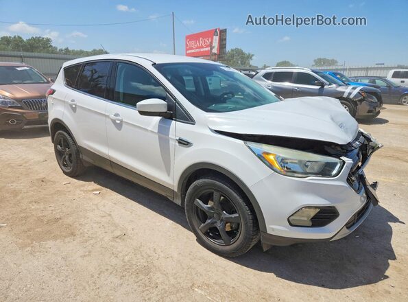 1FMCU0GD0HUA28004 2017 FORD ESCAPE Белый Передняя правая четверть