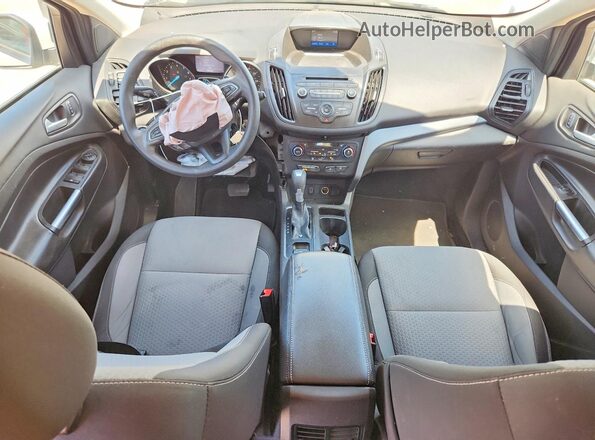 1FMCU0GD0HUA28004 2017 FORD ESCAPE Белый Вид панели приборов