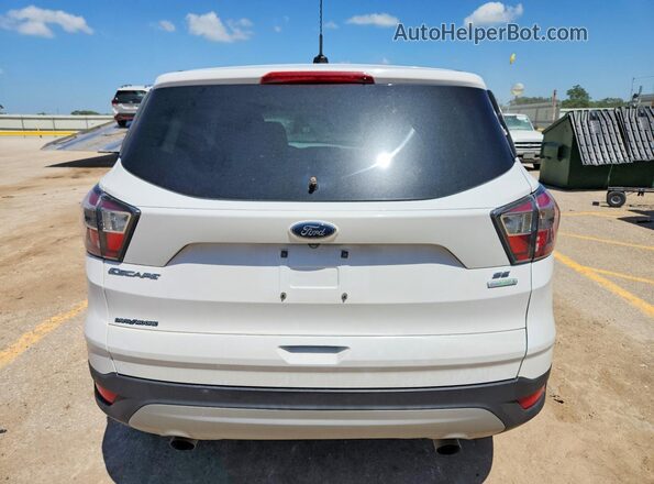 1FMCU0GD0HUA28004 2017 FORD ESCAPE Белый Вид сзади
