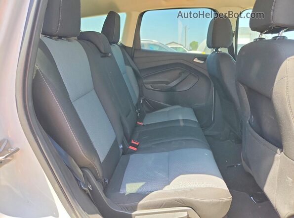 1FMCU0GD0HUA28004 2017 FORD ESCAPE Белый Вид задней части салона