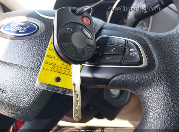 1FMCU0GD0HUB20231 2017 FORD ESCAPE Красный Вид панели приборов