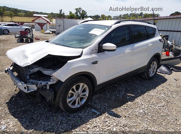 1FMCU0GD0HUB60261 2017 FORD ESCAPE White Vista tres cuartos delantera izquierda