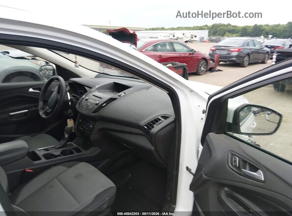 1FMCU0GD0HUC46055 2017 FORD ESCAPE White Widok wnętrza z przodu