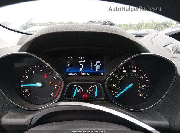 1FMCU0GD0HUC46055 2017 FORD ESCAPE White Widok tylnych siedzeń