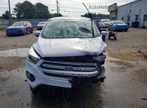 1FMCU0GD0HUD15536 2017 FORD ESCAPE Белый Вид спереди