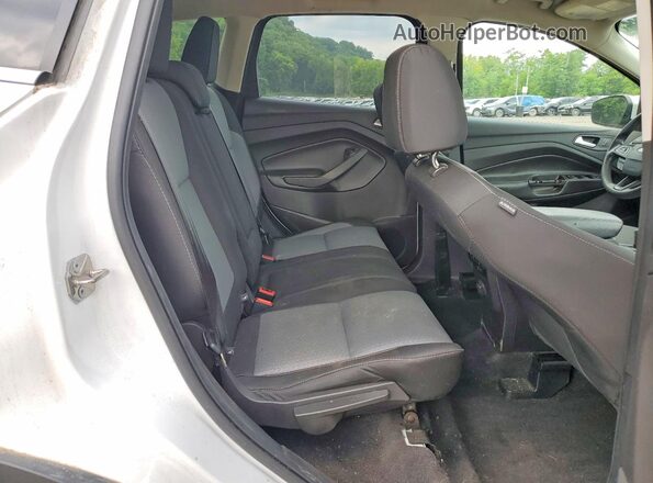 1FMCU0GD0HUE77134 2017 FORD ESCAPE White Vista de los asientos traseros