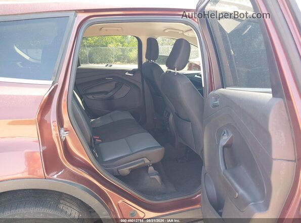 1FMCU0GD0JUB51727 2018 FORD ESCAPE Maroon Հետևի նստատեղերի տեսք