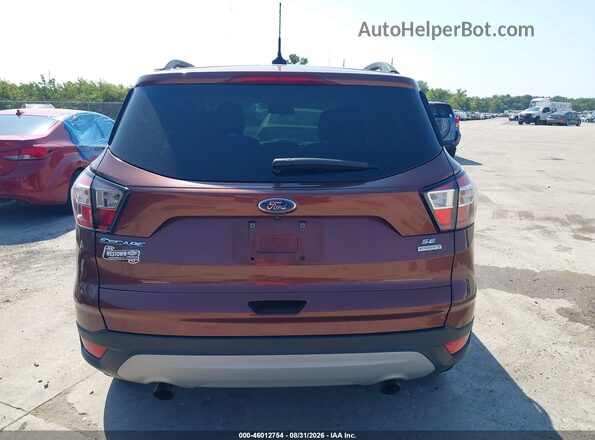 1FMCU0GD0JUB51727 2018 FORD ESCAPE Maroon Սալոնի հետևի տեսք