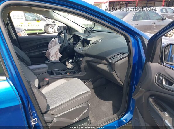 1FMCU0GD0KUB15599 2019 FORD ESCAPE Синий Вид салона спереди