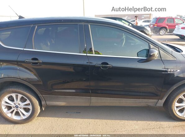 1FMCU0GD0KUC52431 2019 FORD ESCAPE Черный Вид задней части салона