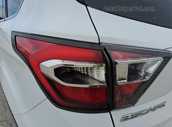 1FMCU0GD1HUB46014 2017 FORD ESCAPE White 