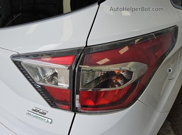 1FMCU0GD1HUB46014 2017 FORD ESCAPE White 