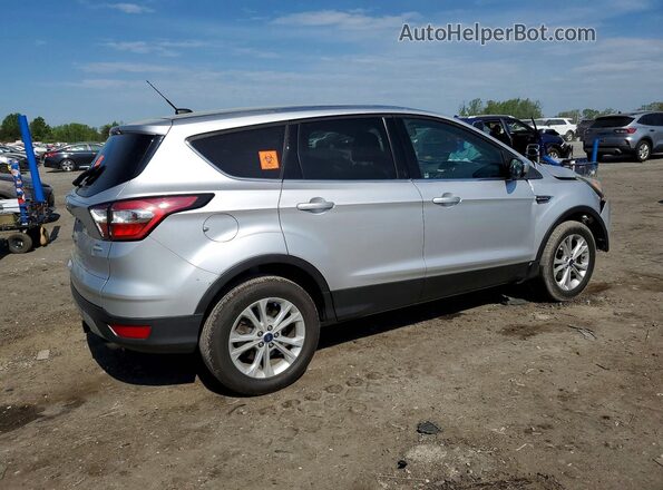 1FMCU0GD1HUD48383 2017 FORD ESCAPE Silver Tył prawy