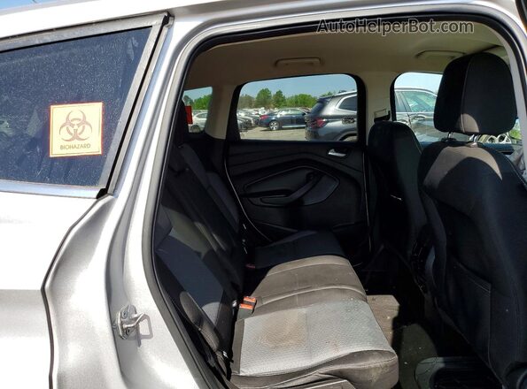 1FMCU0GD1HUD48383 2017 FORD ESCAPE Silver Widok wnętrza z tyłu