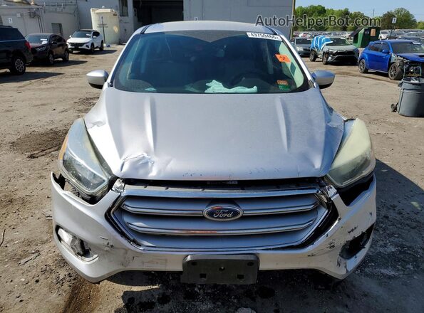 1FMCU0GD1HUD48383 2017 FORD ESCAPE Silver Widok z przodu