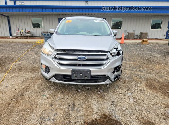 1FMCU0GD1HUE54719 2017 FORD ESCAPE Серебряный Вид спереди