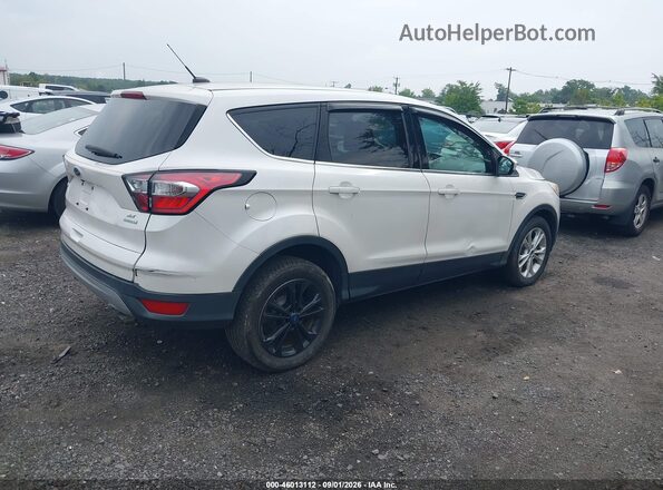 1FMCU0GD1HUE66725 2017 FORD ESCAPE Белый Задняя правая четверть