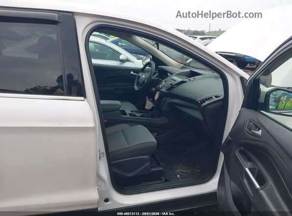 1FMCU0GD1HUE66725 2017 FORD ESCAPE Белый Вид салона спереди