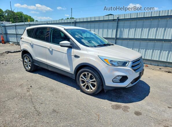 1FMCU0GD2HUA74238 2017 FORD ESCAPE Белый Передняя правая четверть