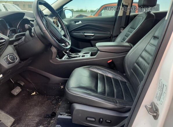 1FMCU0GD2HUB20540 2017 FORD ESCAPE White Front interior view
