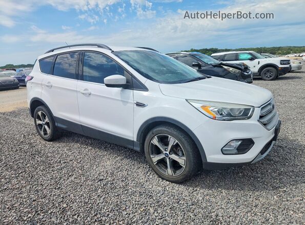1FMCU0GD2HUB20540 2017 FORD ESCAPE White Front right