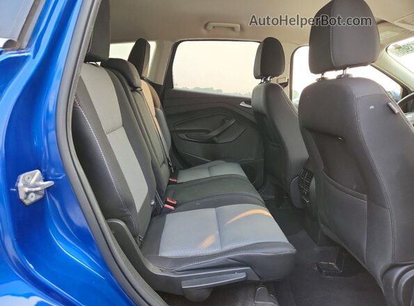 1FMCU0GD2HUE22250 2017 FORD ESCAPE Blue Widok wnętrza z tyłu