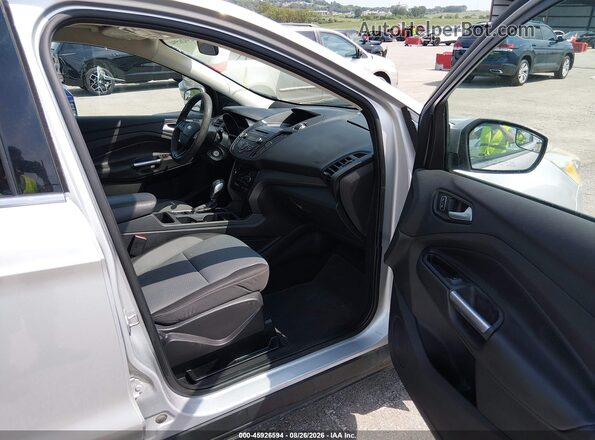 1FMCU0GD2JUB45542 2018 FORD ESCAPE Silver Սալոնի դիմացի տեսք