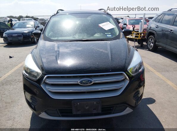 1FMCU0GD2JUD29038 2018 FORD ESCAPE Black Widok z przodu