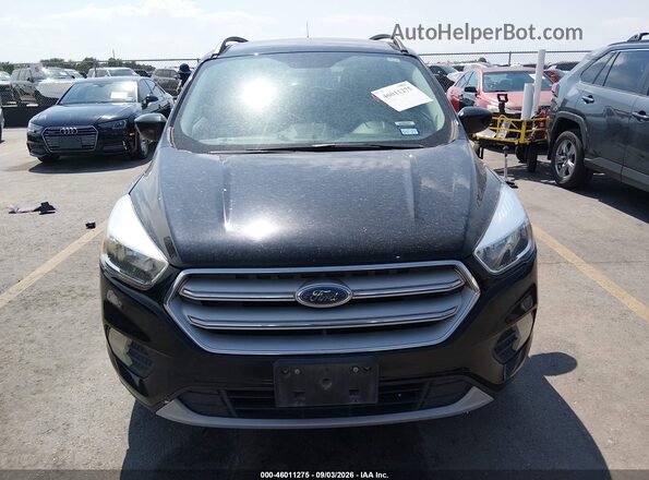 1FMCU0GD2JUD29038 2018 FORD ESCAPE Black Widok zestawu wskaźników