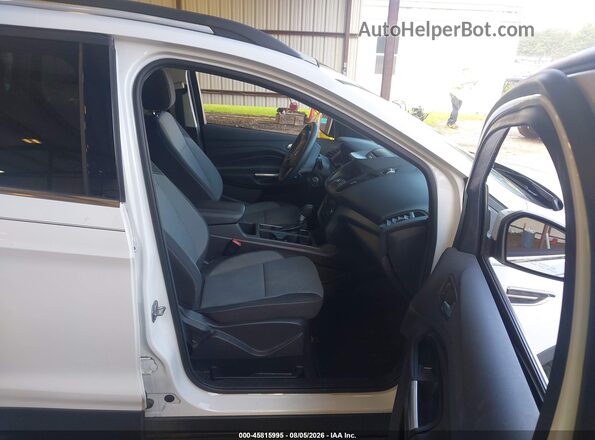 1FMCU0GD3HUA49042 2017 FORD ESCAPE White Front interior view