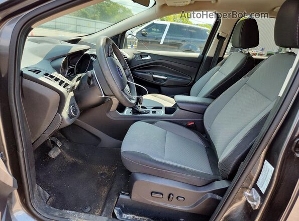 1FMCU0GD3HUC23885 2017 FORD ESCAPE Gray Вид салону спереду