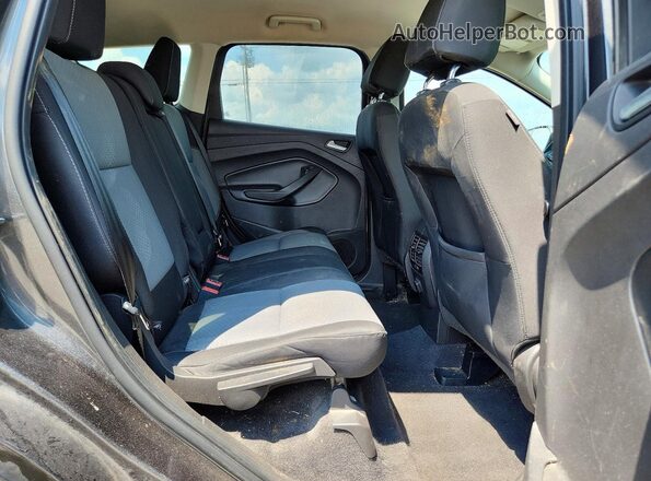 1FMCU0GD3HUC23885 2017 FORD ESCAPE Gray Вид задньої частини салону