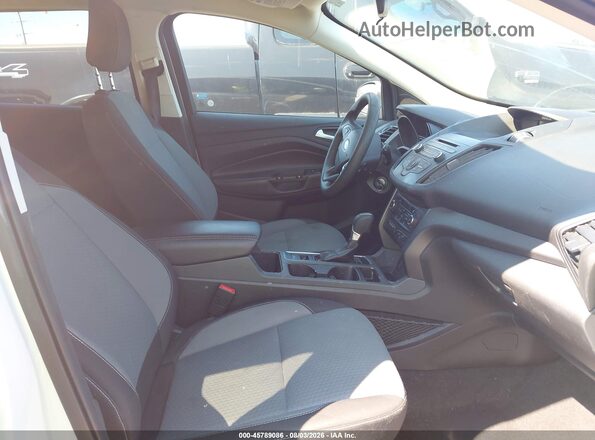 1FMCU0GD3HUC37768 2017 FORD ESCAPE White წინა სალონის ხედი