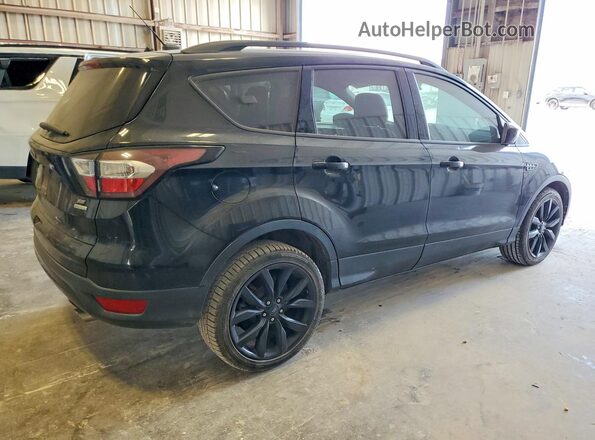 1FMCU0GD3HUD10038 2017 FORD ESCAPE Black Widok wnętrza z przodu