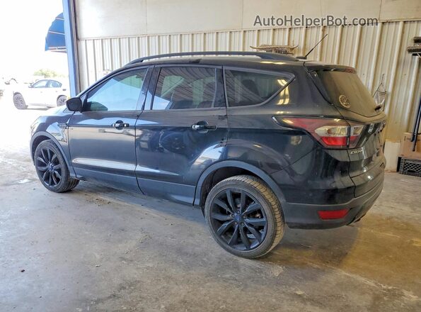 1FMCU0GD3HUD10038 2017 FORD ESCAPE Black Widok z przodu