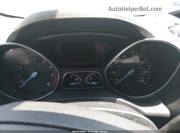 1FMCU0GD3HUD30354 2017 FORD ESCAPE White Vista de los asientos traseros