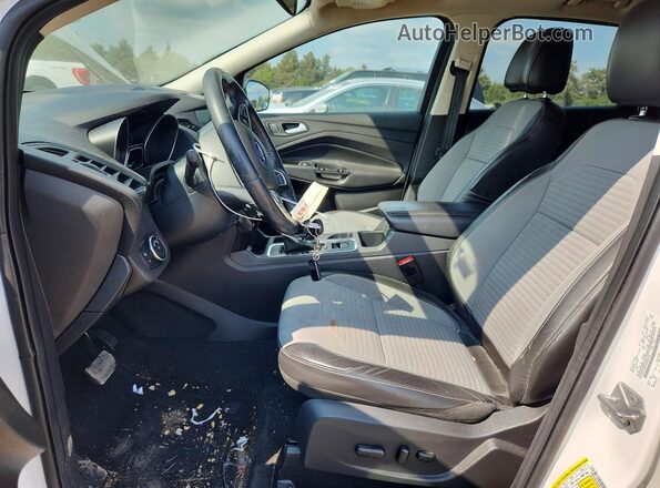 1FMCU0GD3HUE88130 2017 FORD ESCAPE Белый Вид салона спереди