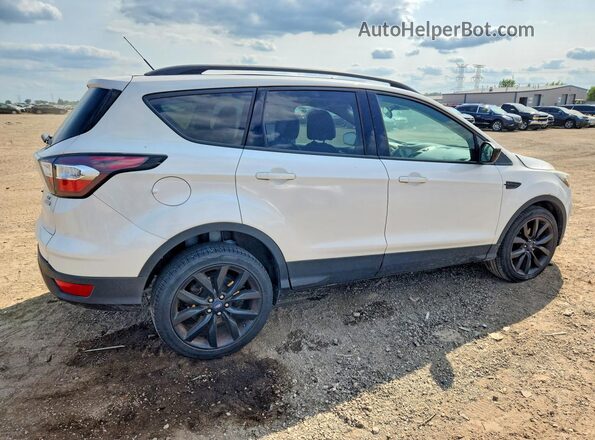 1FMCU0GD3HUE88130 2017 FORD ESCAPE Белый Задняя правая четверть